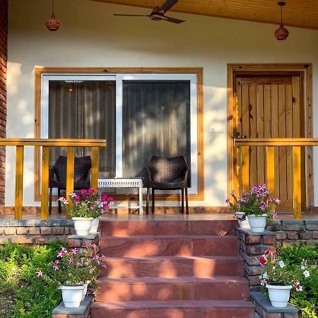Hôtel The River S Edge Farm à Dehradun Extérieur photo